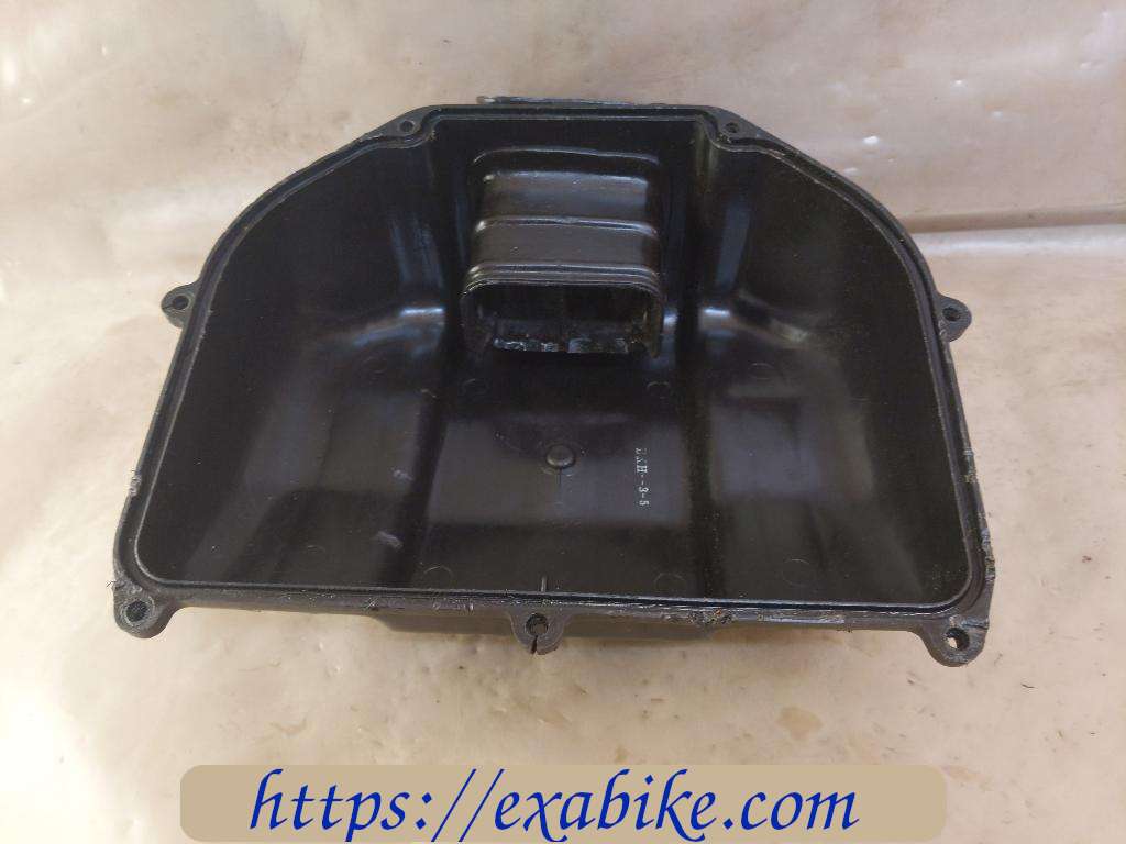 air cleaner box cover Honda VFR 750 - photo 3