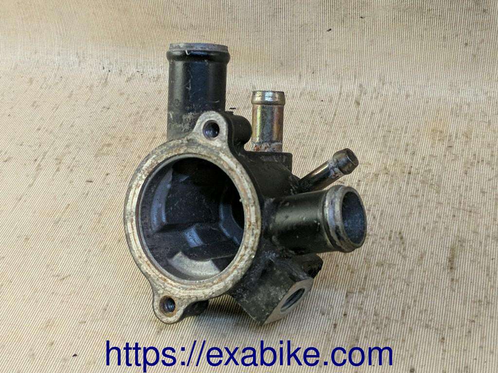 thermostat case Honda VTR 1000 - photo 1