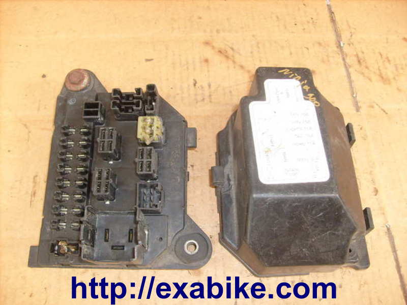 fuse box Kawasaki GPZ 900 Ninja - photo 1