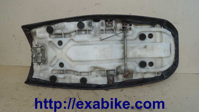 selle Yamaha FZ 750 - photo 5