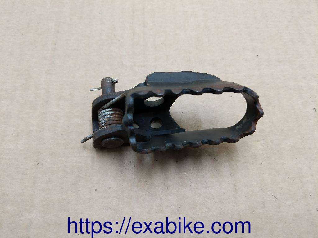 repose-pied avant D Aprilia ETX 125 - photo 1