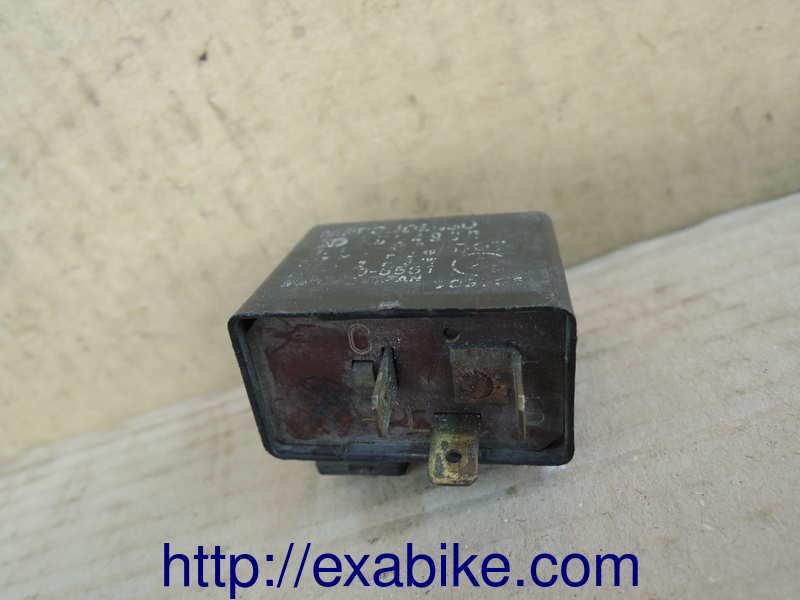 turn signals relay Yamaha XZ 550 - photo 1
