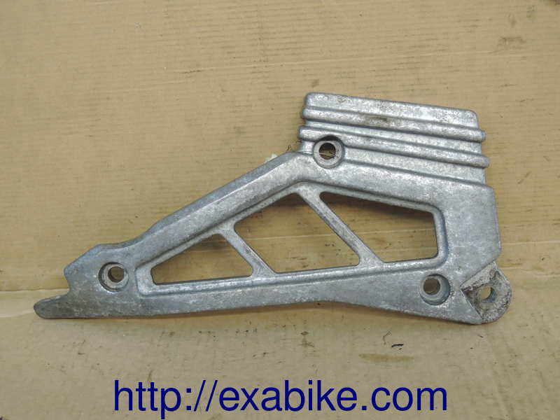footrest bracket, left Yamaha XJ 900 - photo 1