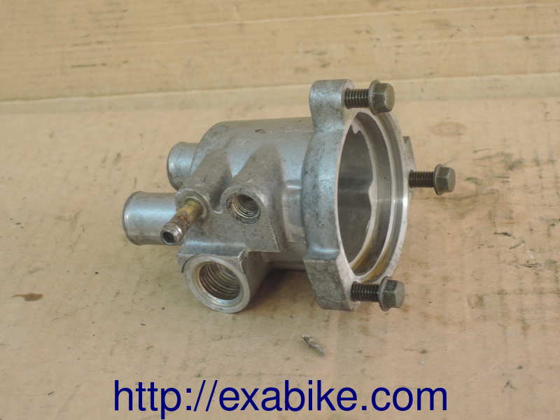 thermostat case Yamaha FZS 600 Fazer - photo 1