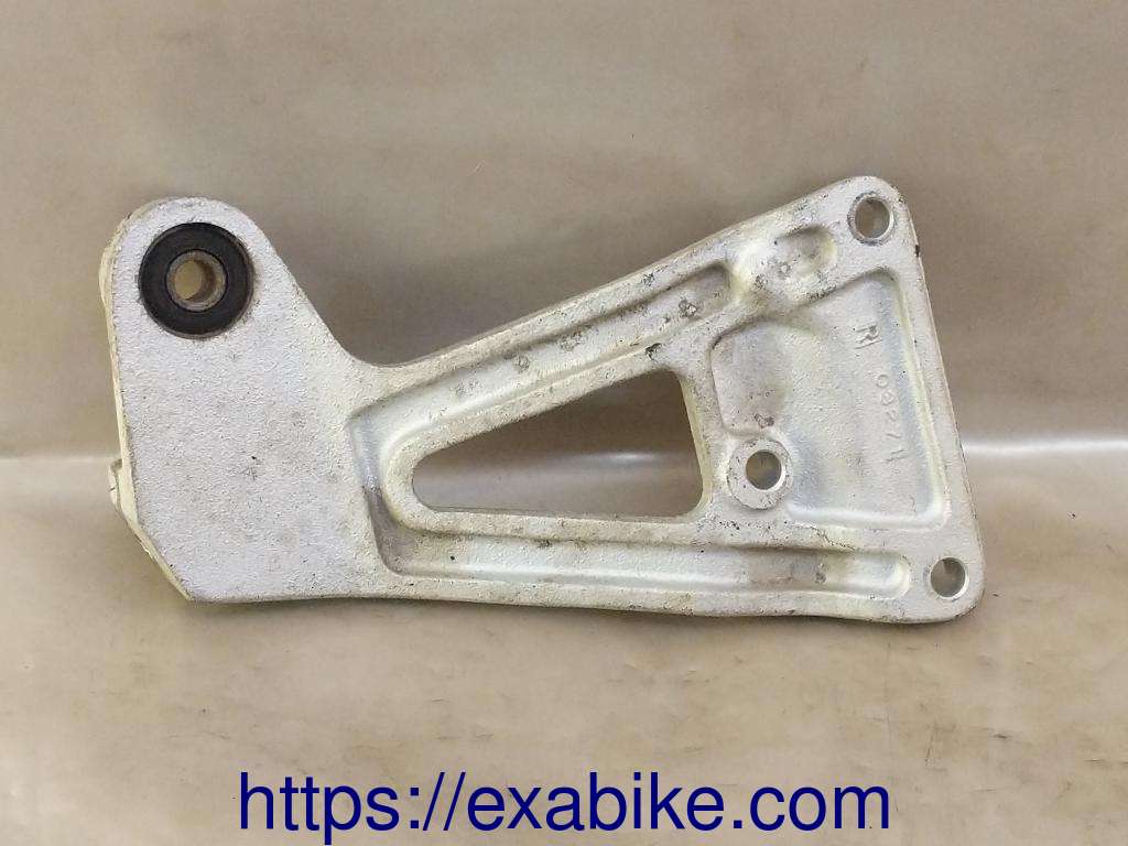 footrest, rear right Suzuki GSXR 1100 - photo 2
