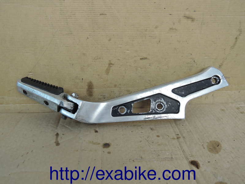 footrest bracket Suzuki GSX 750 EF - photo 1