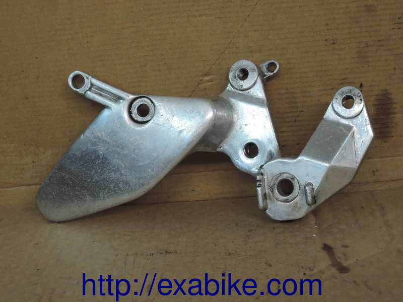 footrest bracket, front right Yamaha YZF 750 - photo 1