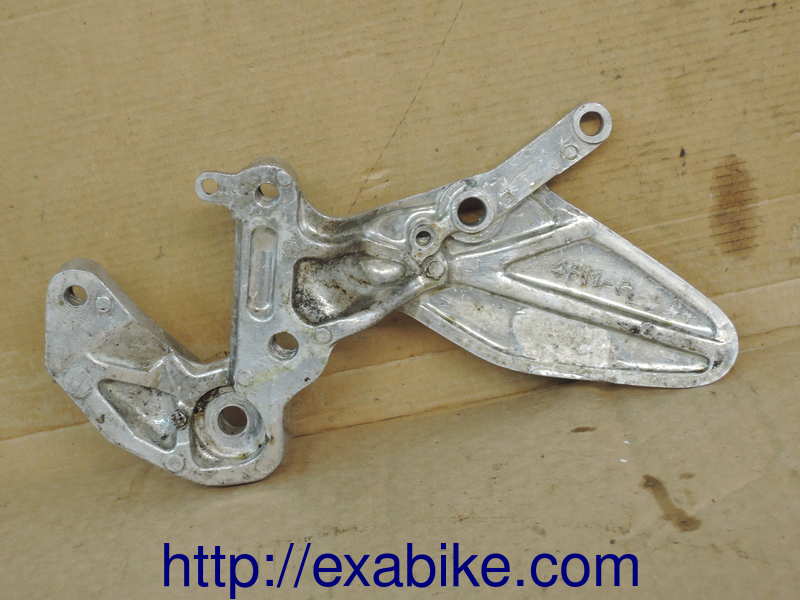 footrest bracket, front right Yamaha YZF 750 - photo 2