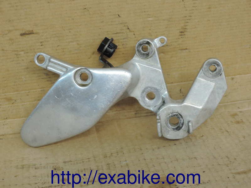 footrest bracket, front right Yamaha YZF 750 - photo 1
