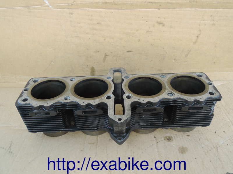 bloc cylindres nu Suzuki GSXR 1100 - photo 1