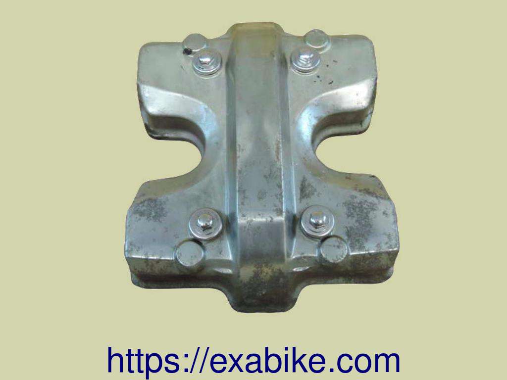 cylinder head cover Honda VF 400 F - photo 1