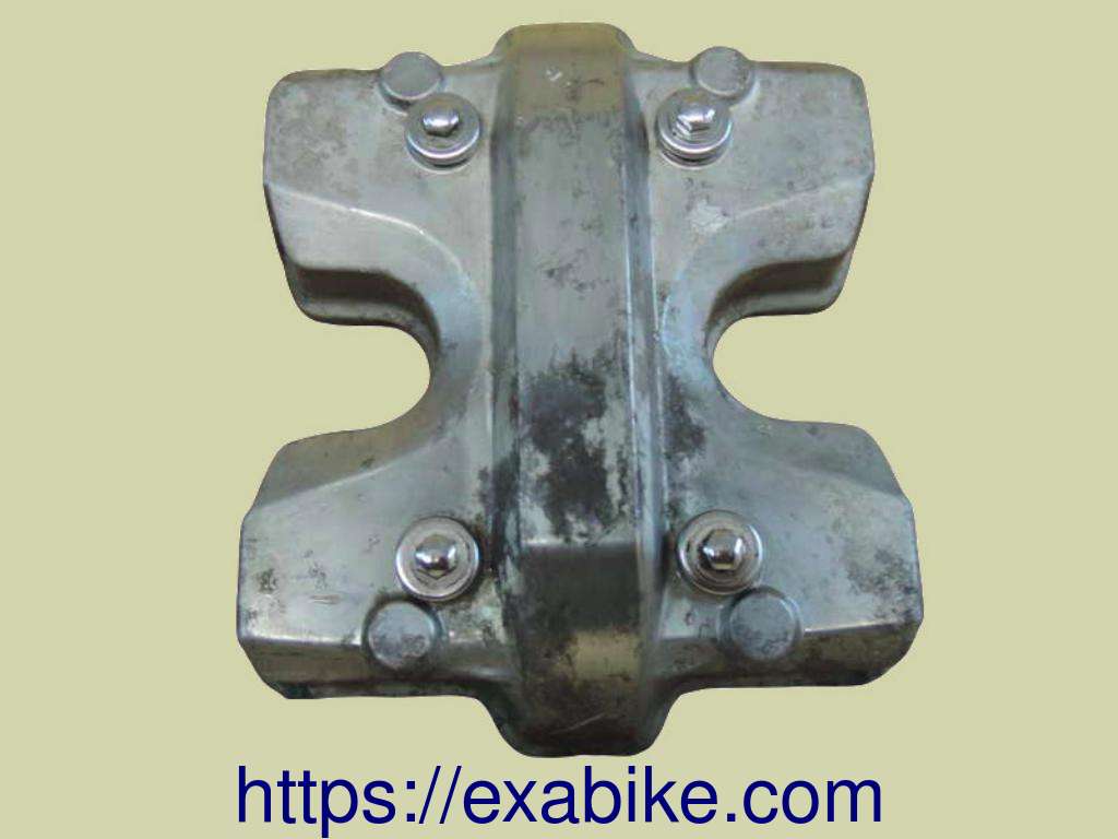 cylinder head cover Honda VF 400 F - photo 1