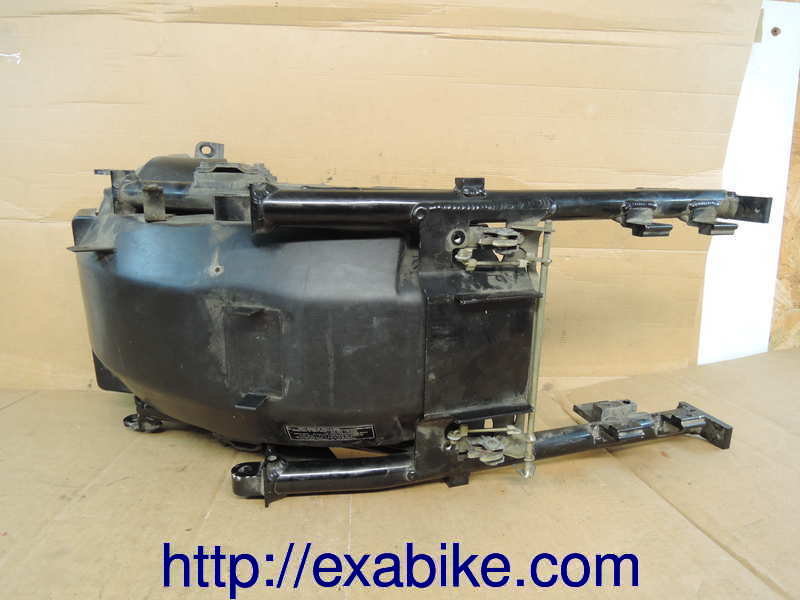 fender, rear Kawasaki GTR 1000 - photo 3