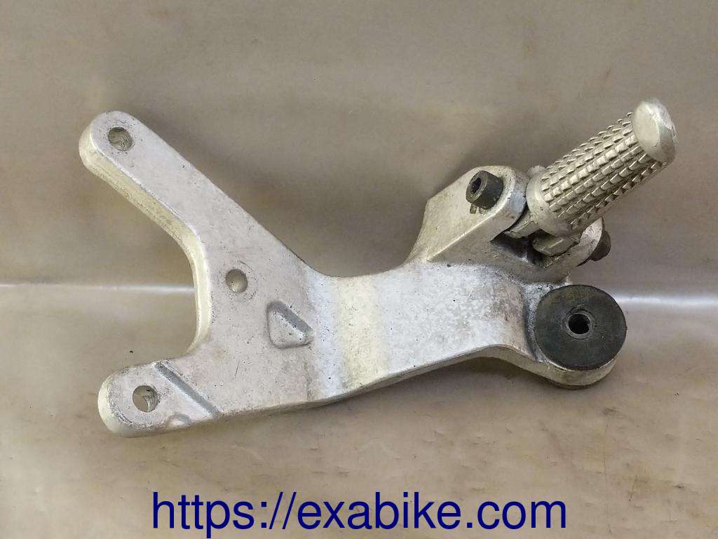 footrest, rear right Suzuki GSXR 750 - photo 1