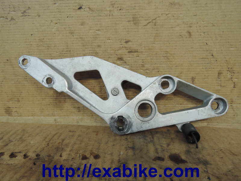 footestep, front right Suzuki GSXR 750 - photo 1