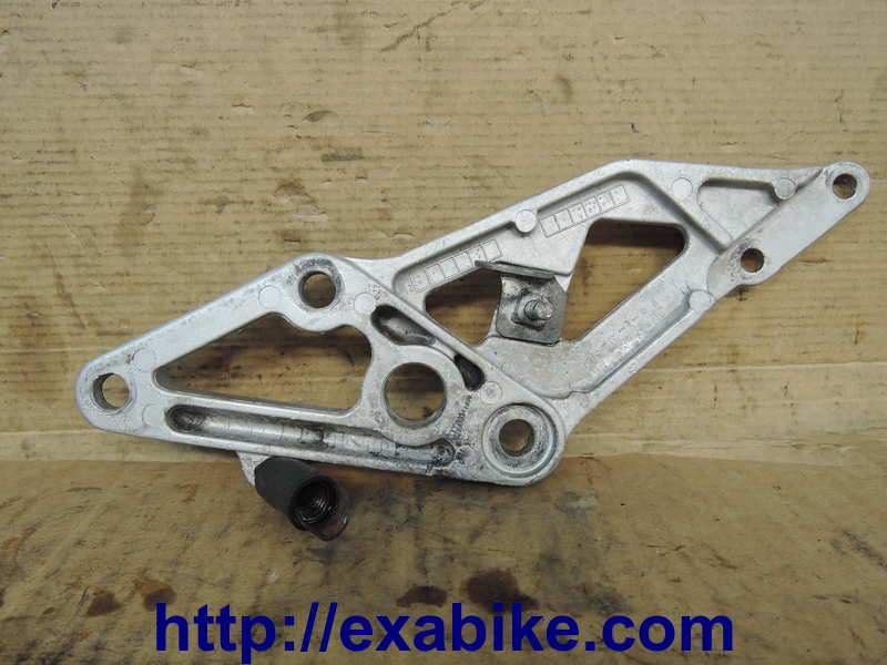 footestep, front right Suzuki GSXR 750 - photo 2