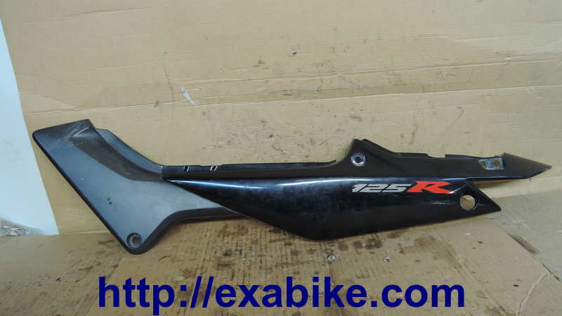 flanc arrière gauche Honda CBR 125 - photo 1