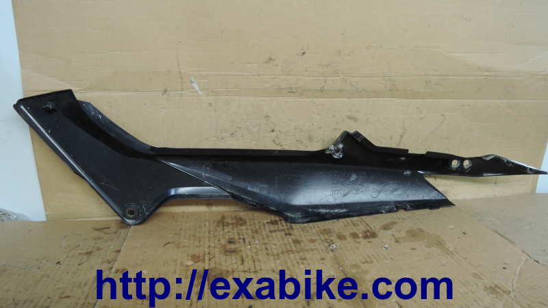 flanc arrière droit Honda CBR 125 - photo 2