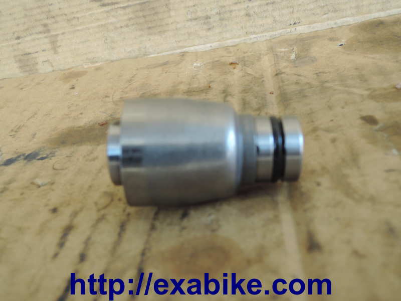 oil pressure valve Honda CBR 600 - photo 1
