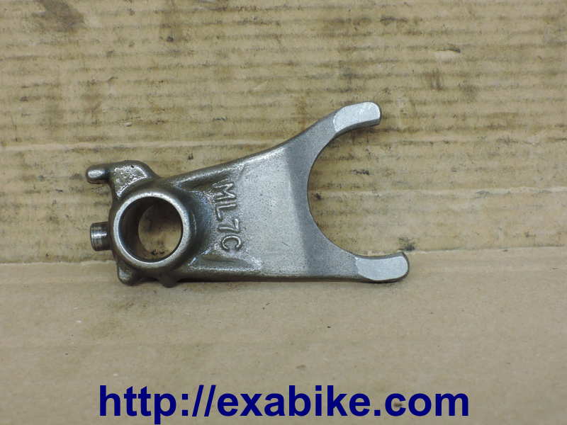 gearbox fork, center Honda VFR 800 - photo 1