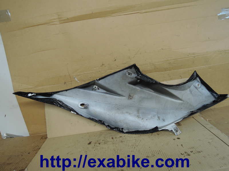 cowling, left Yamaha 125 YZF-R - photo 2