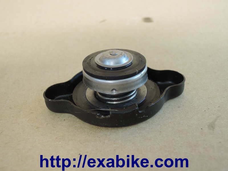 radiator cap Yamaha 1200 VMAX - photo 2
