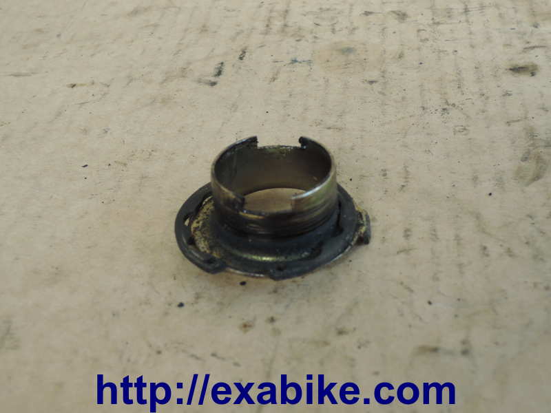 speedometer gear part Kawasaki GPZ 500 - photo 1