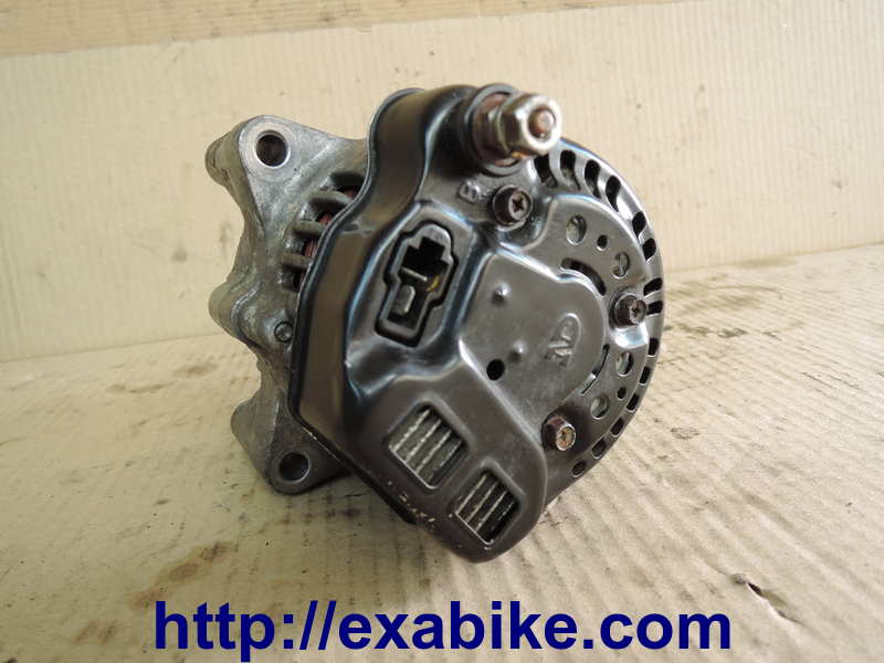 generator Suzuki GSX 750 Inazuma - photo 2