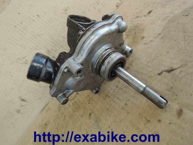 pompe à eau Yamaha FZ 750 - photo 2