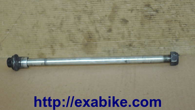 front wheel axle Suzuki 125 Burgman - photo 1