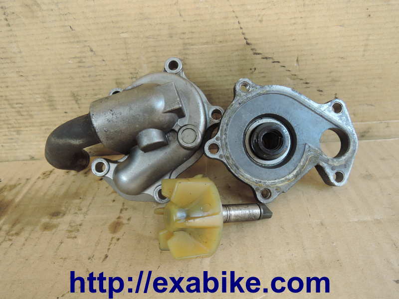 water pump Suzuki 125 Burgman - photo 1