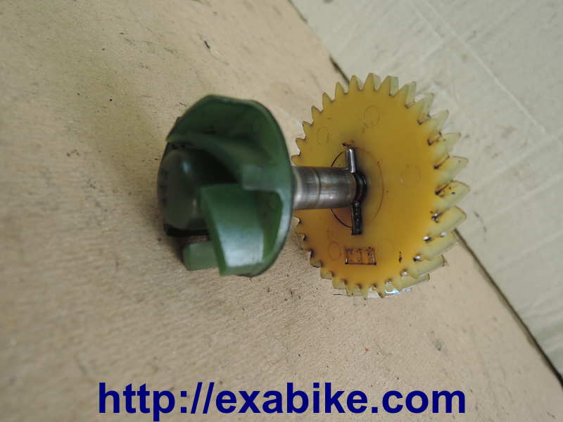 pump Yamaha TZR 125 - photo 1