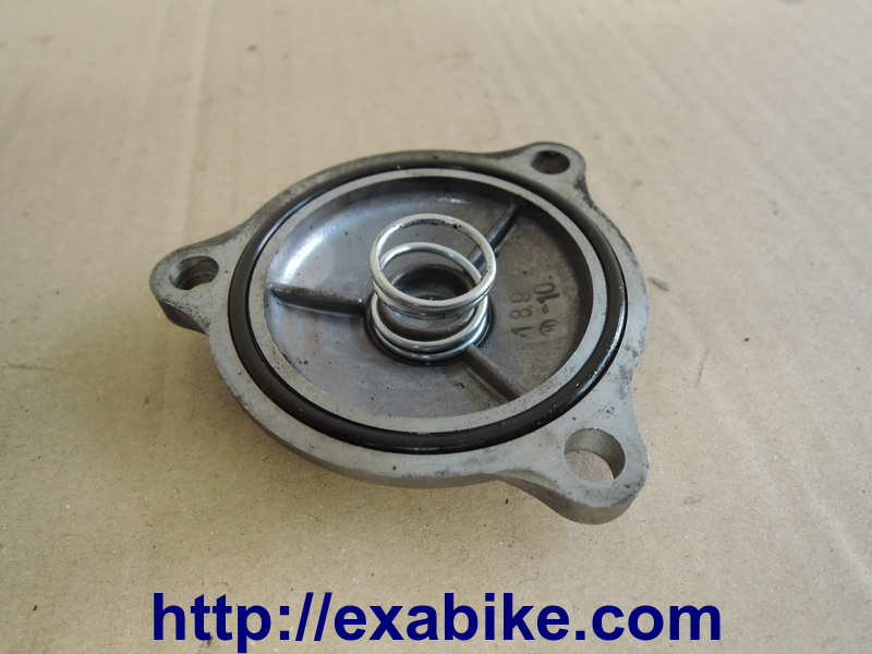 oil filter cover Suzuki 125 Burgman - photo 2