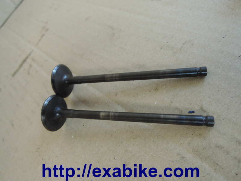 intake valves Suzuki 600 Bandit - photo 1