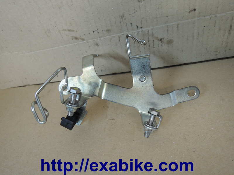 ignition coil bracket, right Honda CB1000R - photo 1