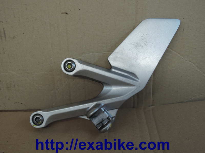 footrest bracket, front left Honda CB1000R - photo 1