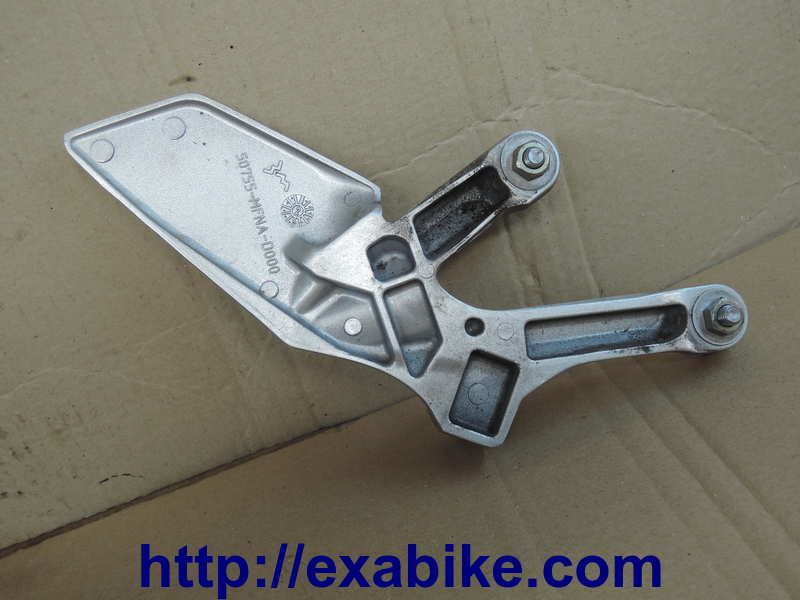 footrest bracket, front left Honda CB1000R - photo 2