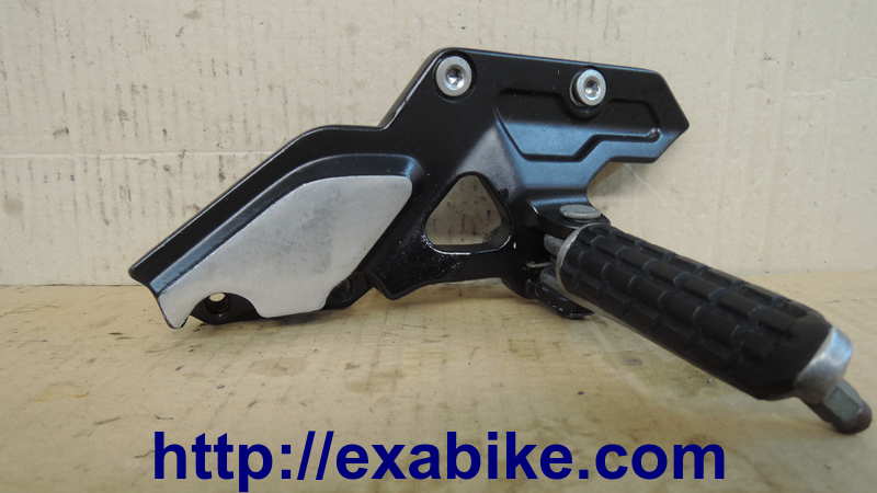 footstep, front right Kawasaki ZZR 1100 - photo 1