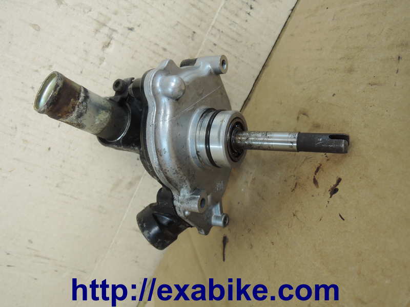 water pump Yamaha FZR 1000 - photo 2