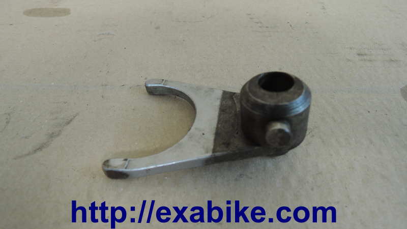 fourchette de boite Kawasaki KZ1100ST - photo 1