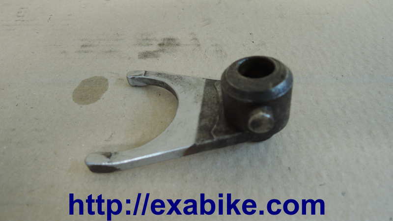 fourchette de boite Kawasaki KZ1100ST - photo 1
