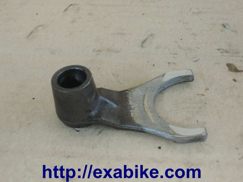 gearshift fork Suzuki GSXR 1100 - photo 1