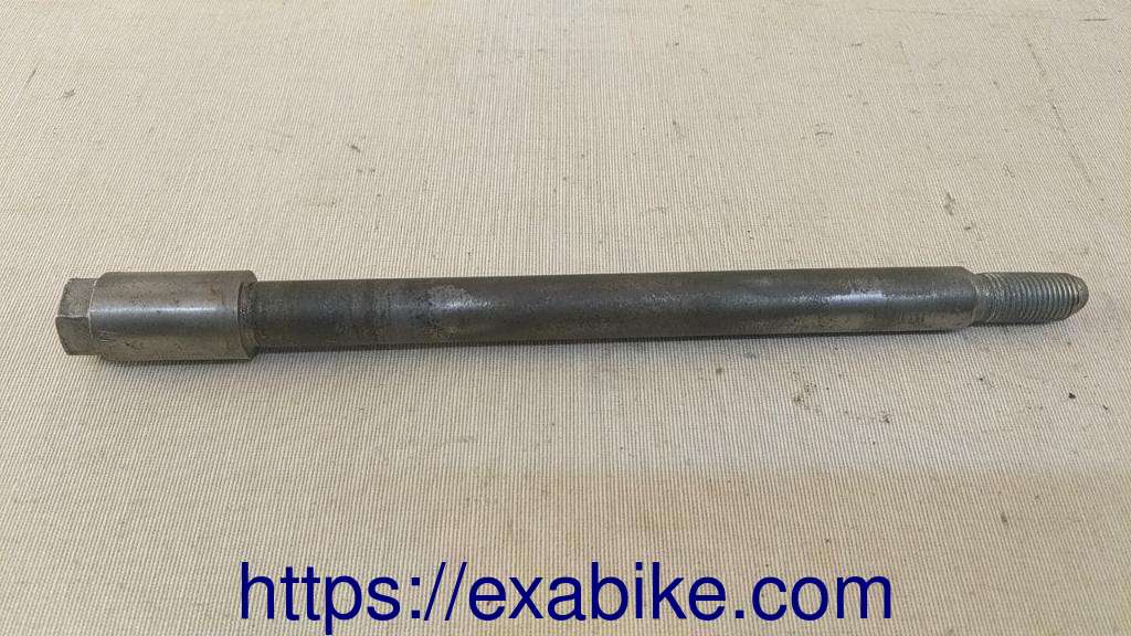 front wheel axle Honda CBS 450 - photo 1