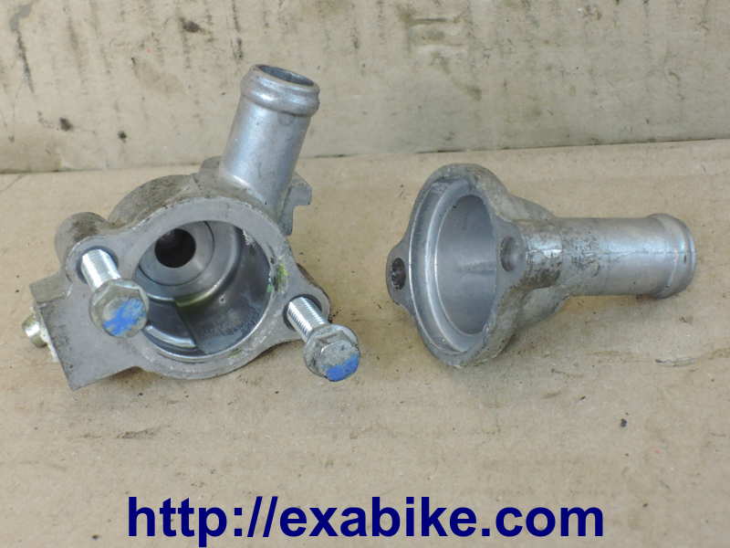 thermostat case Honda CBR 125 - photo 1