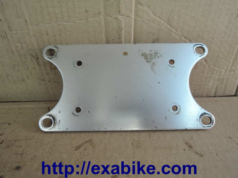 front fender bracket Suzuki RF 900 - photo 1