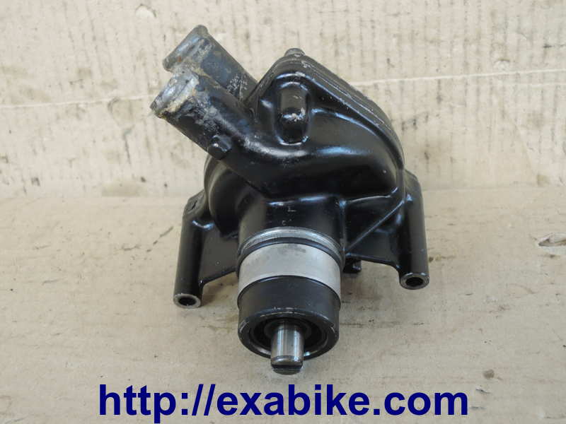 water pump Honda VF750F - photo 2