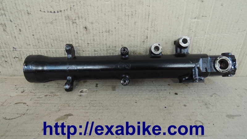 lower fork, right Kawasaki GPX 750 - photo 2