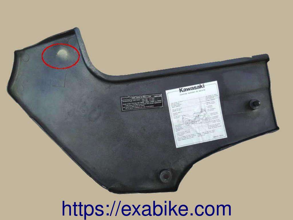 cache latéral droit Kawasaki GPZ 600 R - photo 2
