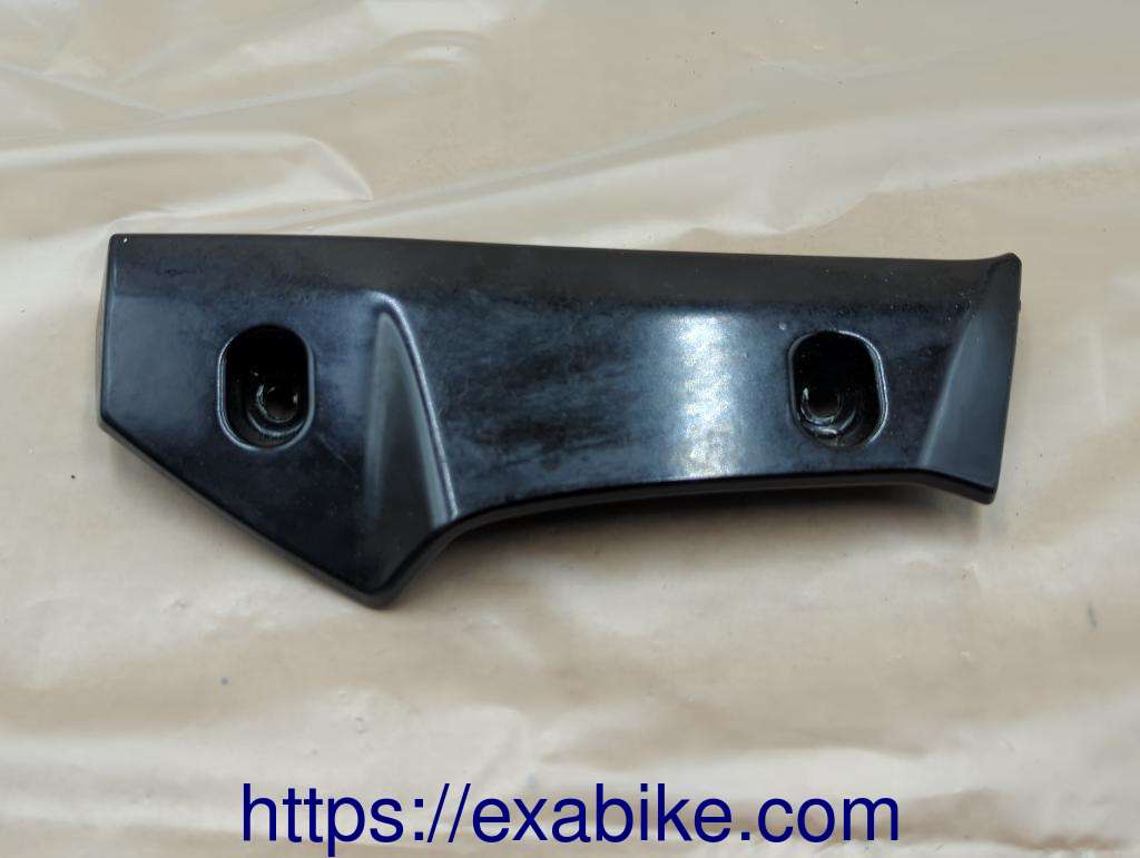 cache radiateur droit Suzuki GSR 600 - photo 1