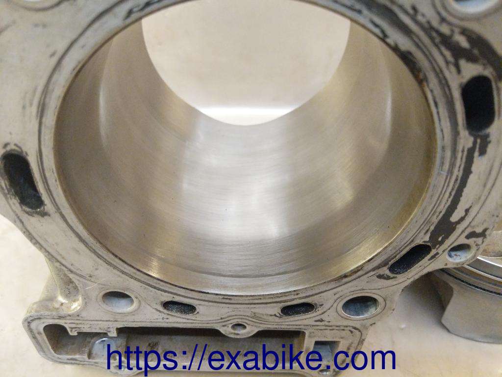 cylindre avant Suzuki TL 1000 S - photo 3